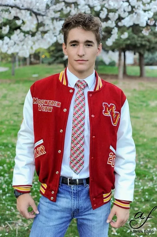 High School Senior photography session by Art With Aynn