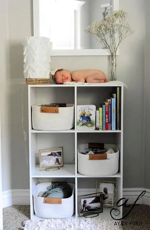 Newborn photography session by Art With Aynn